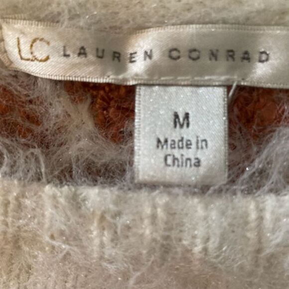 2/$30 Cozy Sweater with Argle Accents - Size Medium - Picture 4 of 6